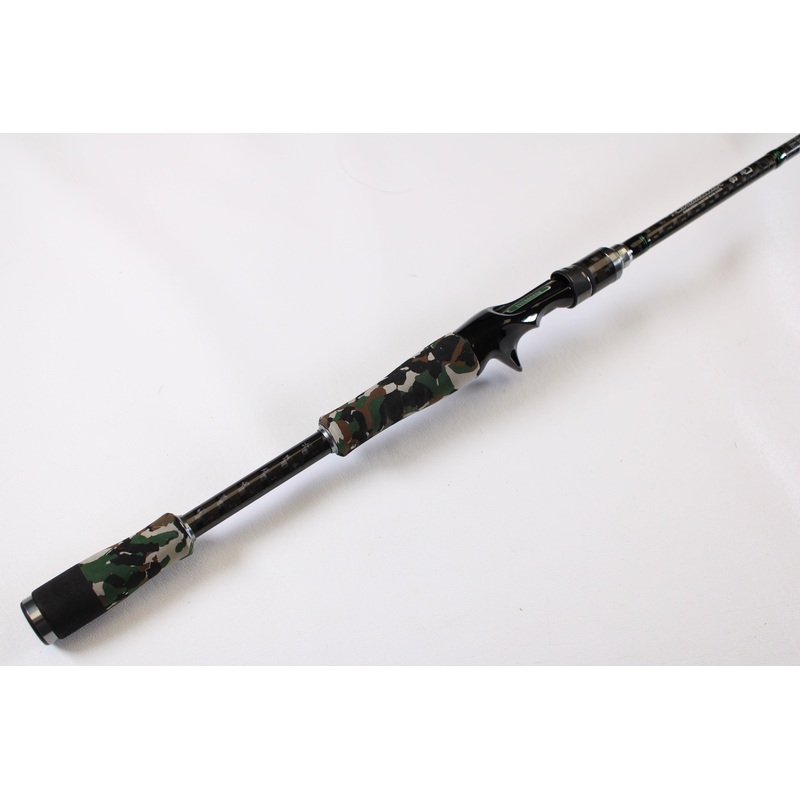 Evergreen International Combat Stick RCSC-71M Jerkbait & Squarebill 7’1″ Medium – Used Casting Rod – Excellent Condition