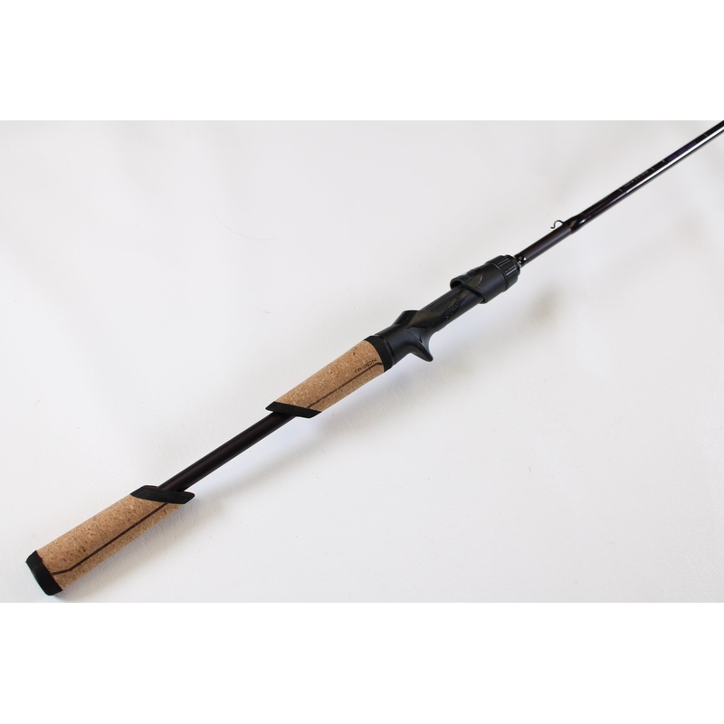 St. Croix Mojo Bass JOC72MHMF Finesse Carbon Cranker 7’2″ Medium Heavy – Used Casting Rod – Excellent Condition