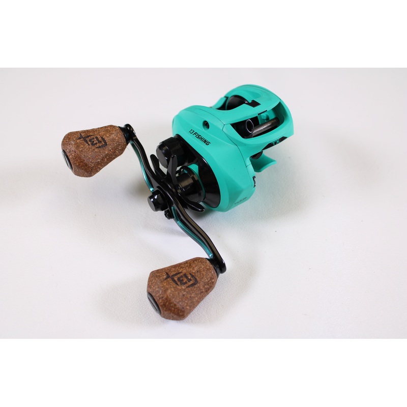 13 Fishing Concept TX2 TX2-7.5-RH 7.5:1 RH – Used Casting Reel – Excellent Condition