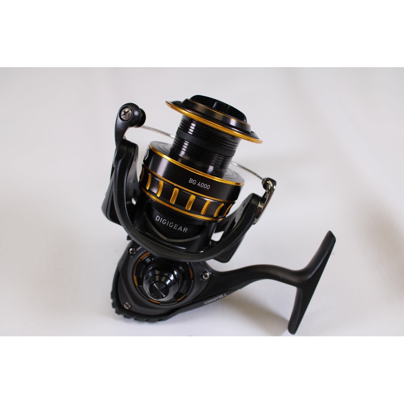 Daiwa Black Gold BG4000 – Used Spinning Reel – Fair Condition Sticks on Retrieve