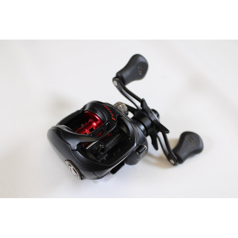 Daiwa Fuego FGCT100XSL 8.1:1 LH – Used Casting Reel – Very Good Condition