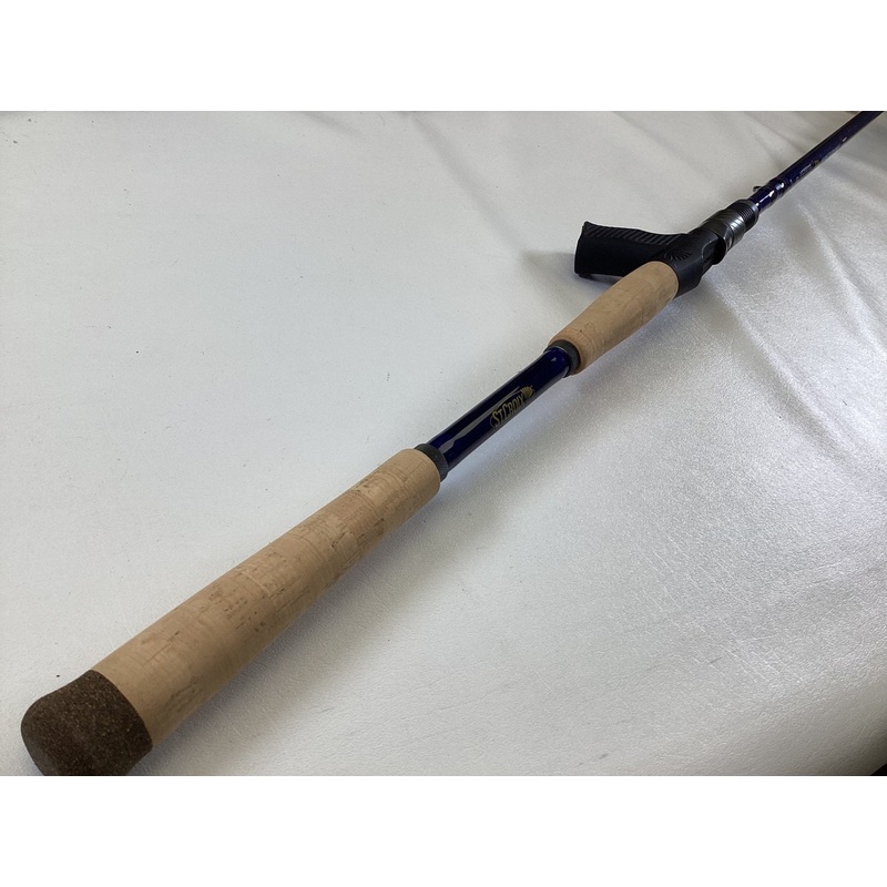 St. Croix Legend Tournament Musky Casting Rod Split Cork 8’3″ Heavy Lipstick II – Used Casting rod – Mint Condition